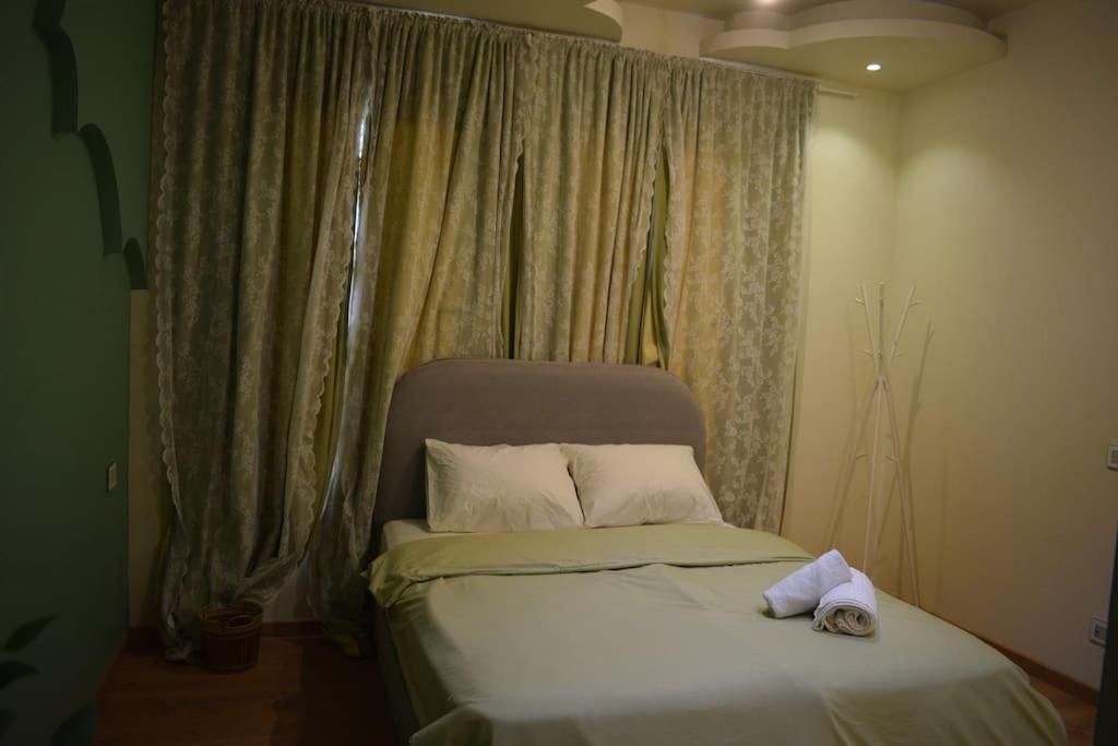 The White Pent !