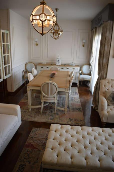 The White Pent !